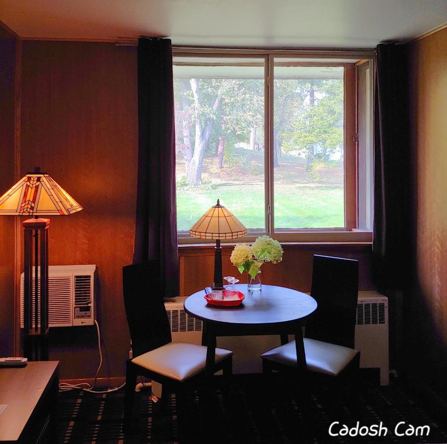 The Usonian Inn Llc Spring Green Zewnętrze zdjęcie