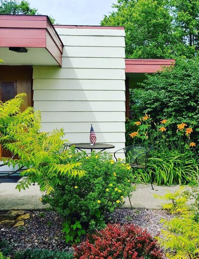 The Usonian Inn Llc Spring Green Zewnętrze zdjęcie